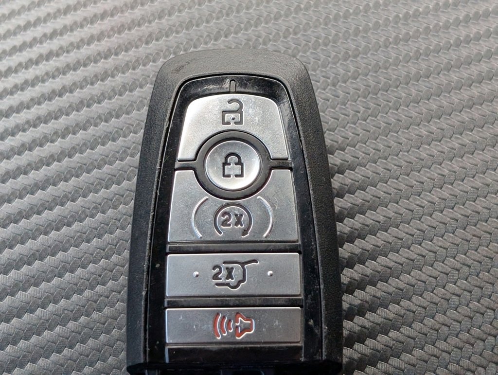 Used 2021 Ford Explorer XLT w/ Equipment Group 202A image 31