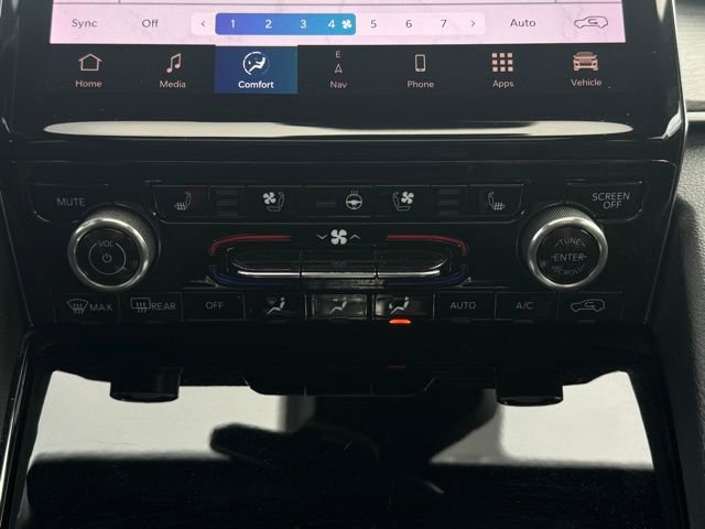 Used 2022 Jeep Grand Cherokee Overland w/ Adv Protech Group III image 36