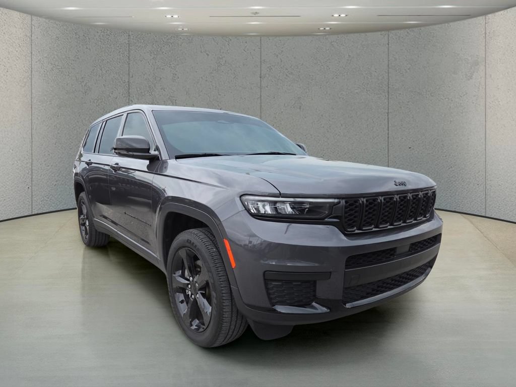Used 2023 Jeep Grand Cherokee L Laredo RWD image 13
