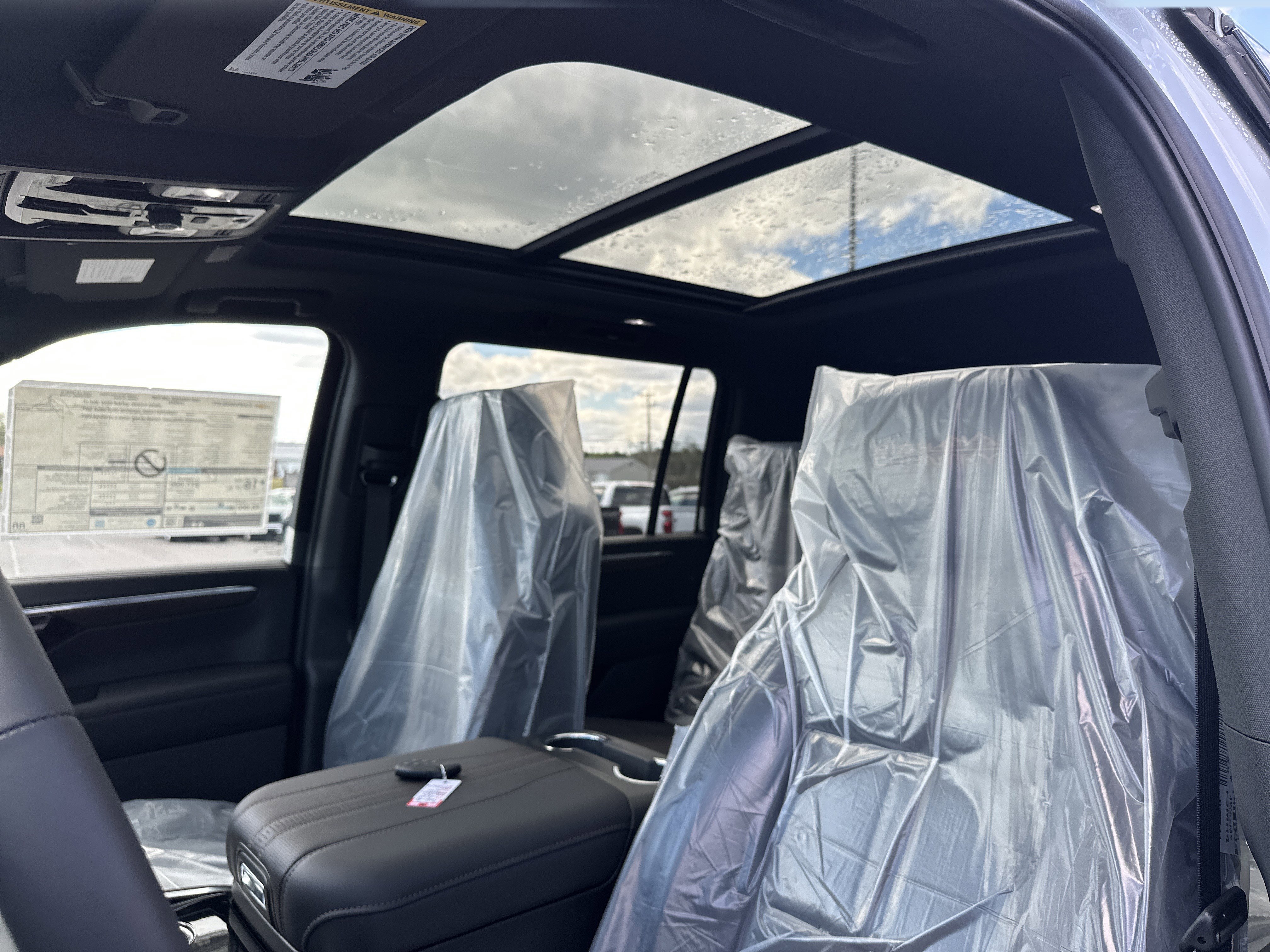 New 2026 Chevrolet Suburban High Country w/ Sun And Tow Package AWD/4WD image 9