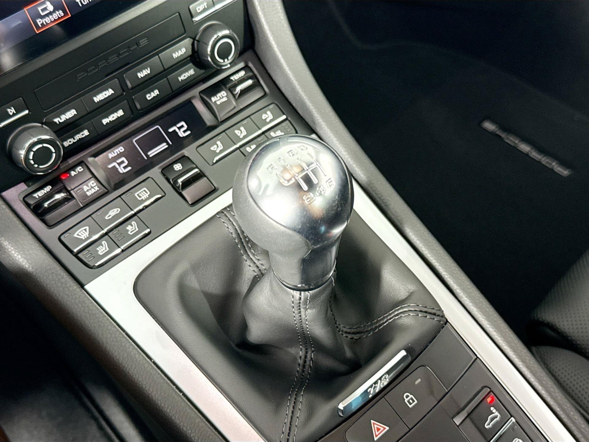 Used 2025 Porsche 718 Cayman RWD image 18