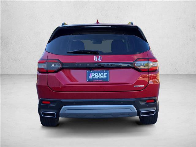 Used 2024 Honda Pilot Touring image 7