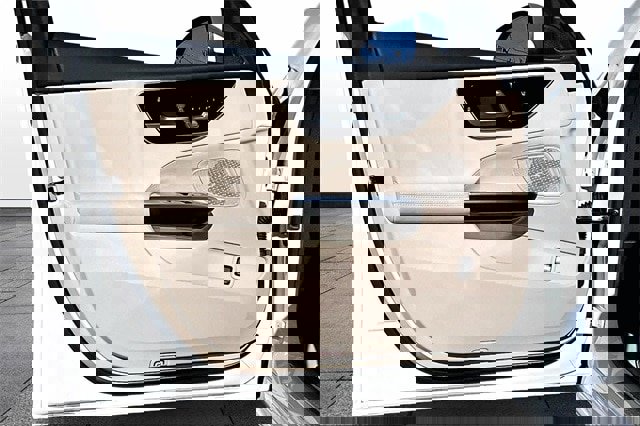 Certified 2025 Mercedes-Benz C 300 4MATIC Sedan image 23