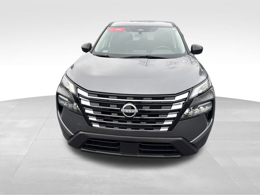 Used 2025 Nissan Rogue S image 9