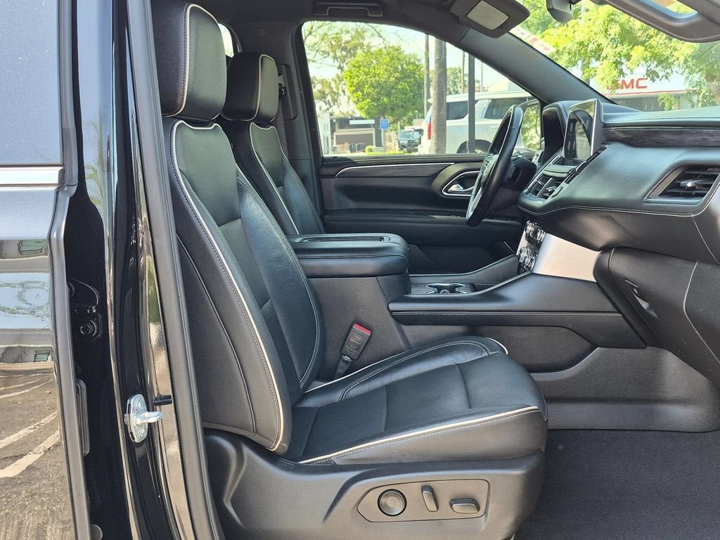 Used 2021 GMC Yukon XL SLT w/ Rear Media and Nav Package AWD/4WD image 30