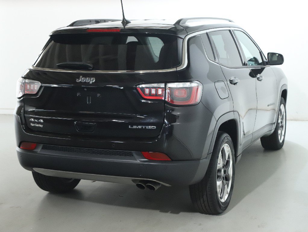 Used 2018 Jeep Compass Limited w/ Safe & Security Group AWD/4WD image 44