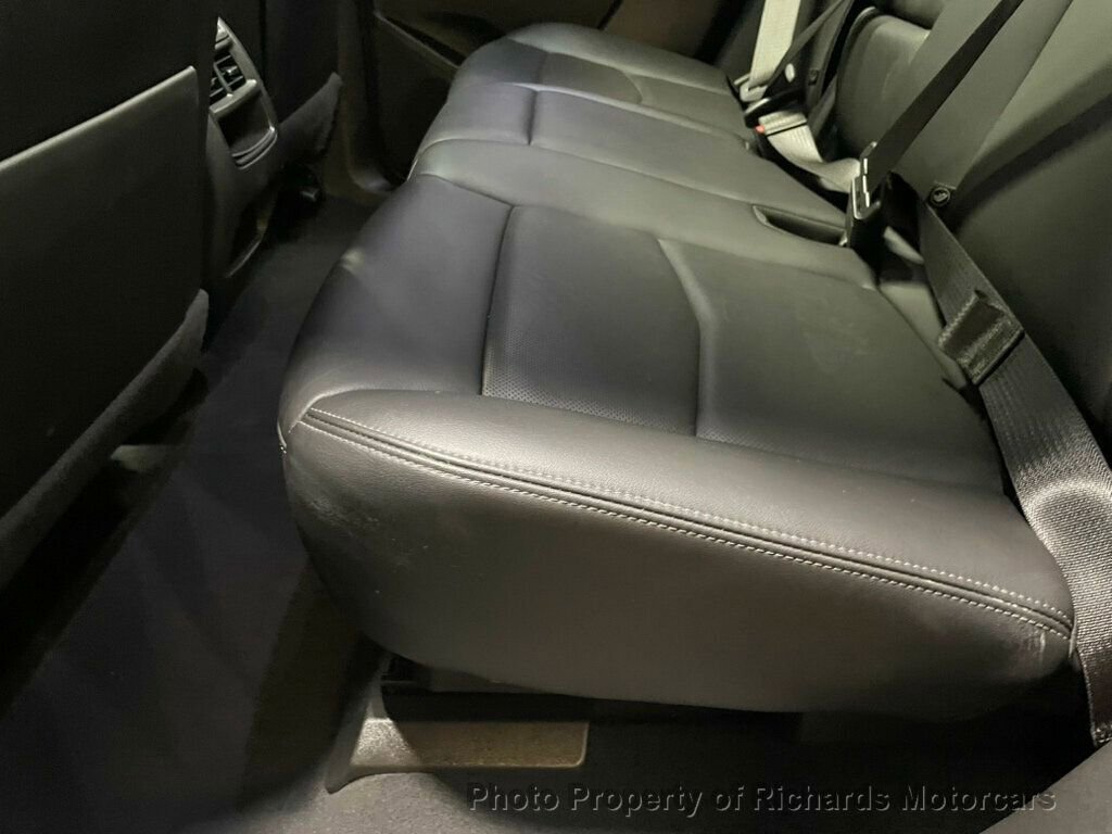 Used 2022 Cadillac XT5 Premium Luxury w/ LPO, ONYX Package AWD/4WD image 18