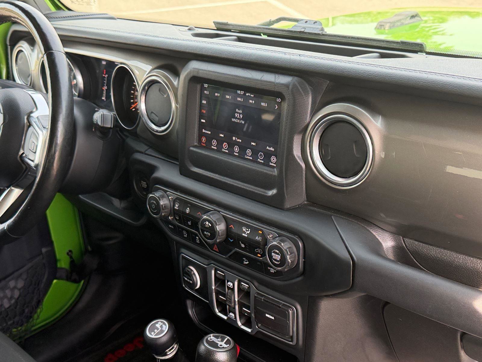 Used 2018 Jeep Wrangler Unlimited Sahara w/ Dual Top Group image 52