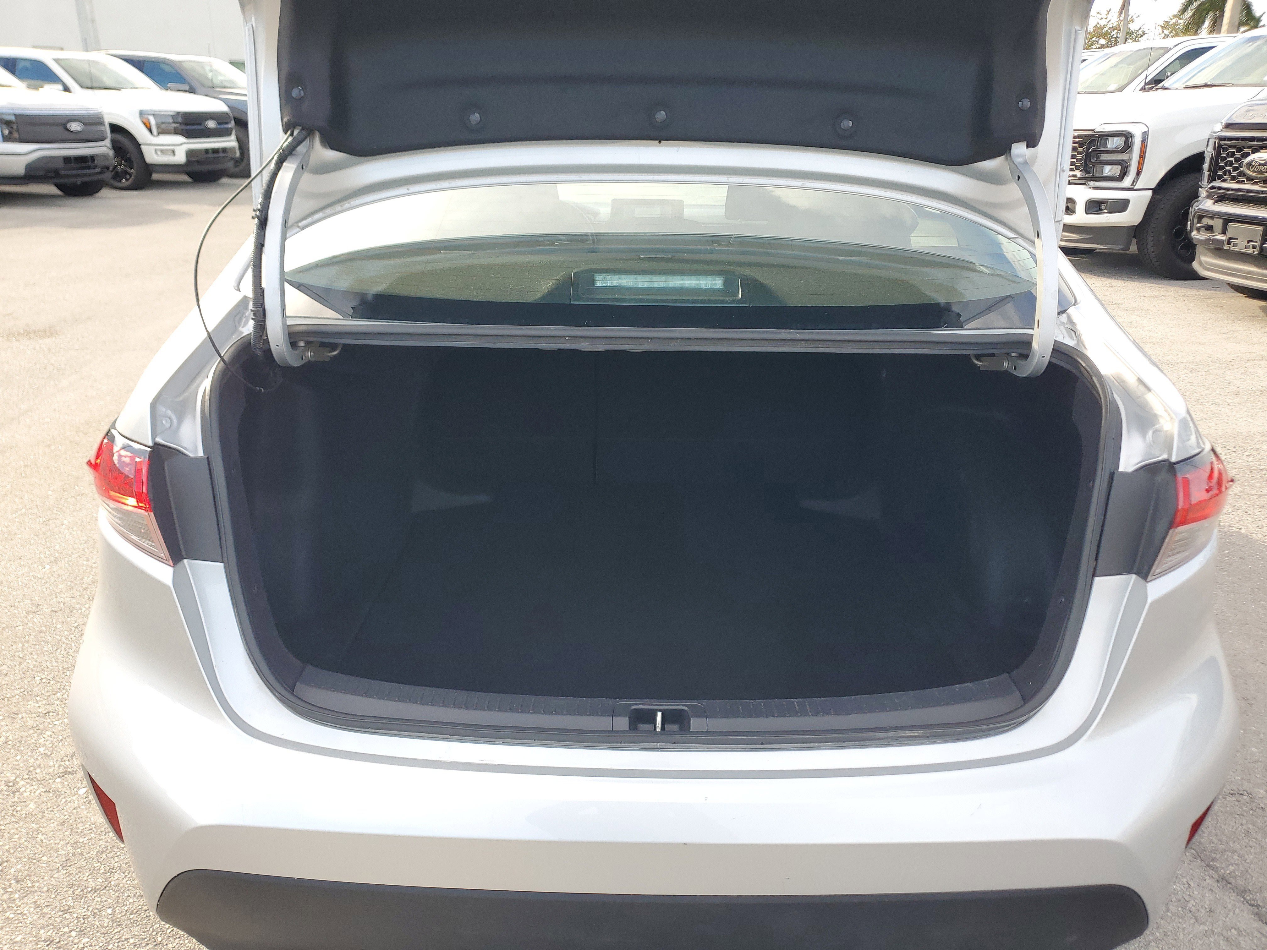 Used 2024 Toyota Corolla LE image 25