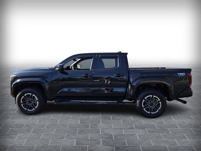 Used 2025 Toyota Tacoma TRD Sport AWD/4WD image 4