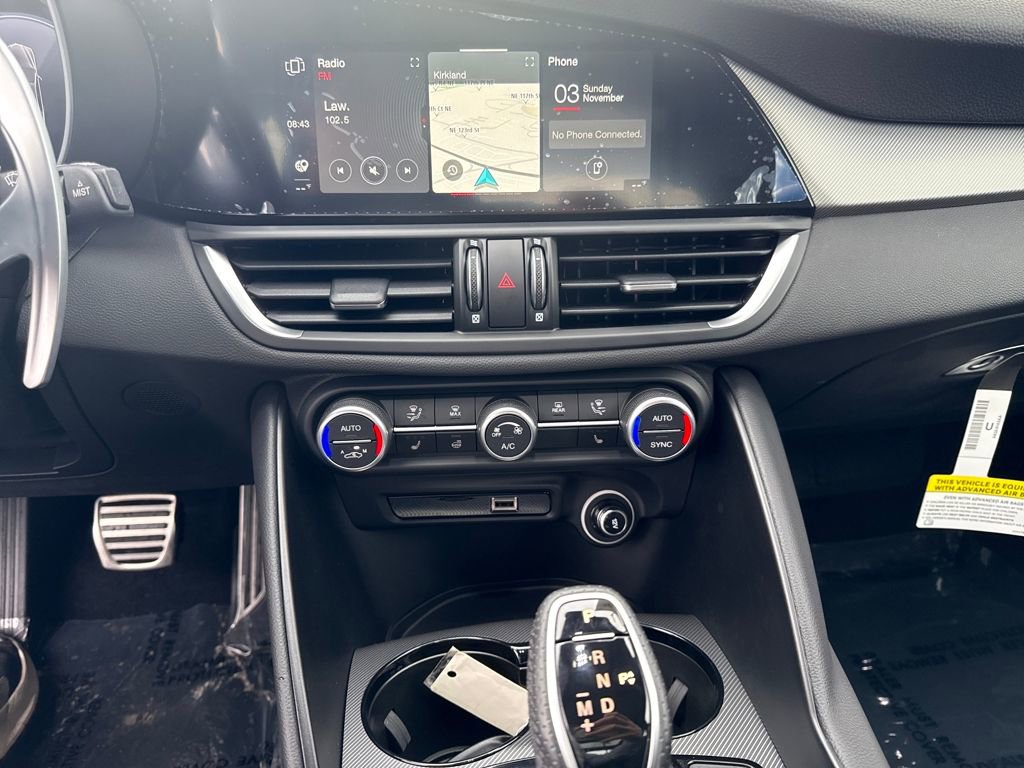 New 2025 Alfa Romeo Giulia AWD w/ Driving Assist Package image 21