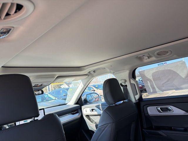New 2026 Ford Explorer Active w/ Active Comfort Package image 12