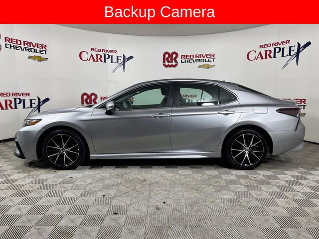 Used 2024 Toyota Camry SE image 6