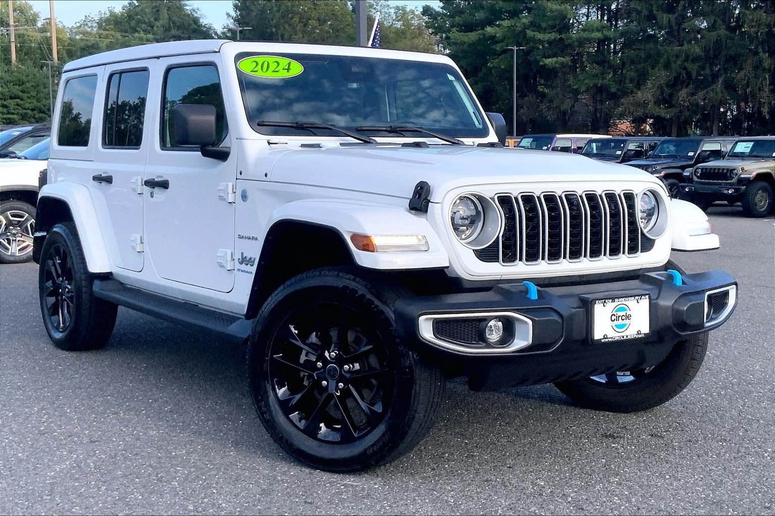 Certified 2024 Jeep Wrangler Unlimited Sahara w/ Technology Group AWD/4WD image 2