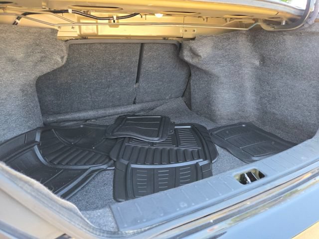 Used 2016 Nissan Versa SV w/ SV Tech Package FWD image 12