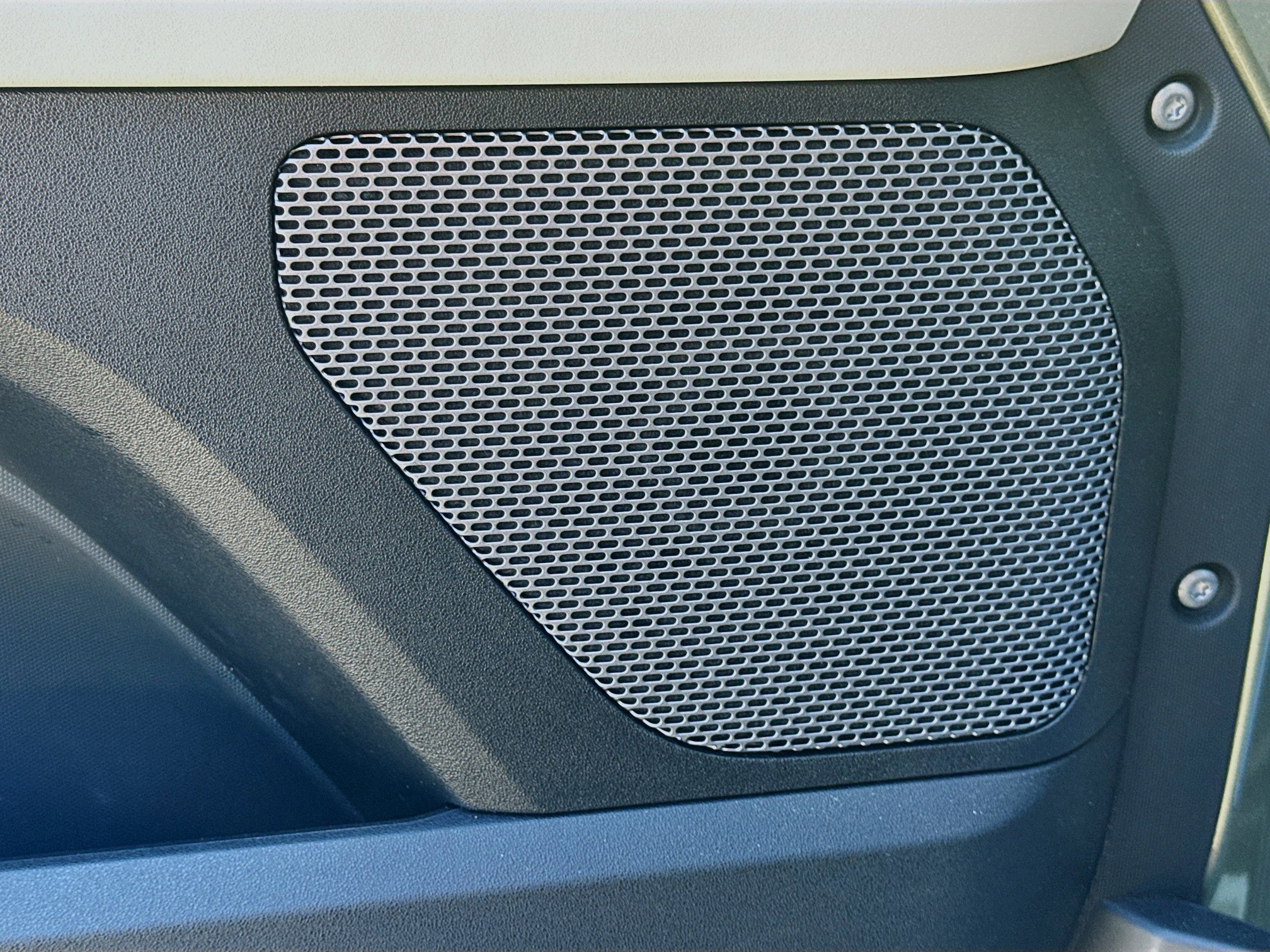 Used 2021 Land Rover Defender 90 First Edition image 24