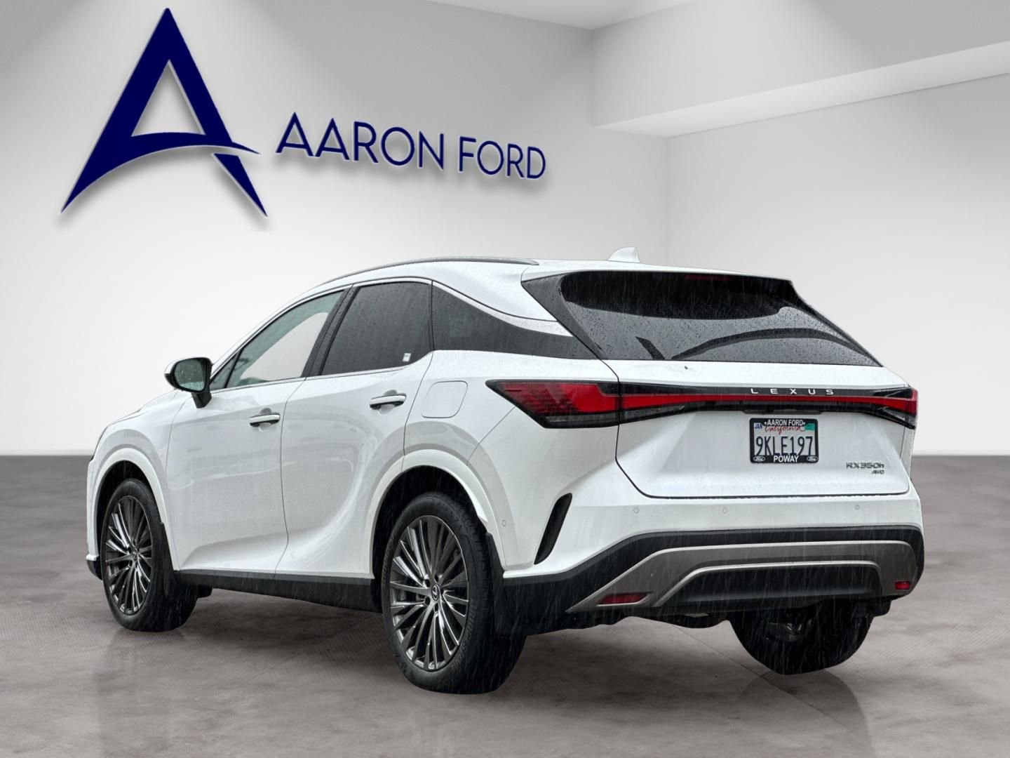 Used 2024 Lexus RX 350 w/ Convenience Package image 3