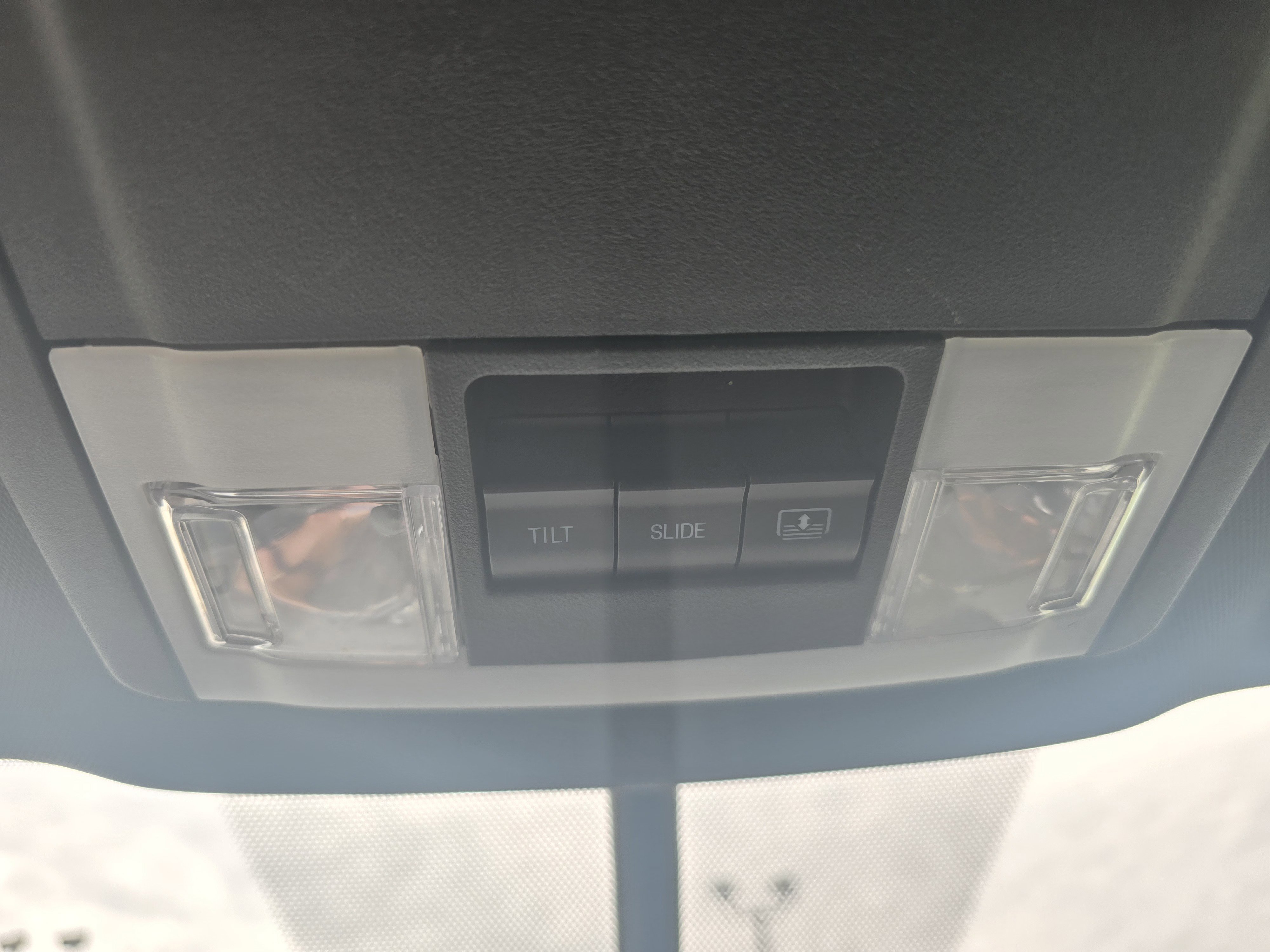 Used 2017 Ford Explorer Limited image 32