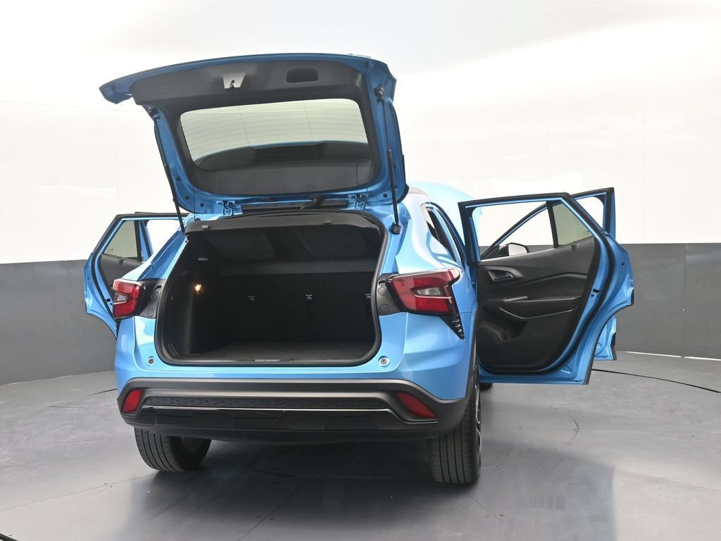 Used 2025 Chevrolet Trax RS FWD image 71