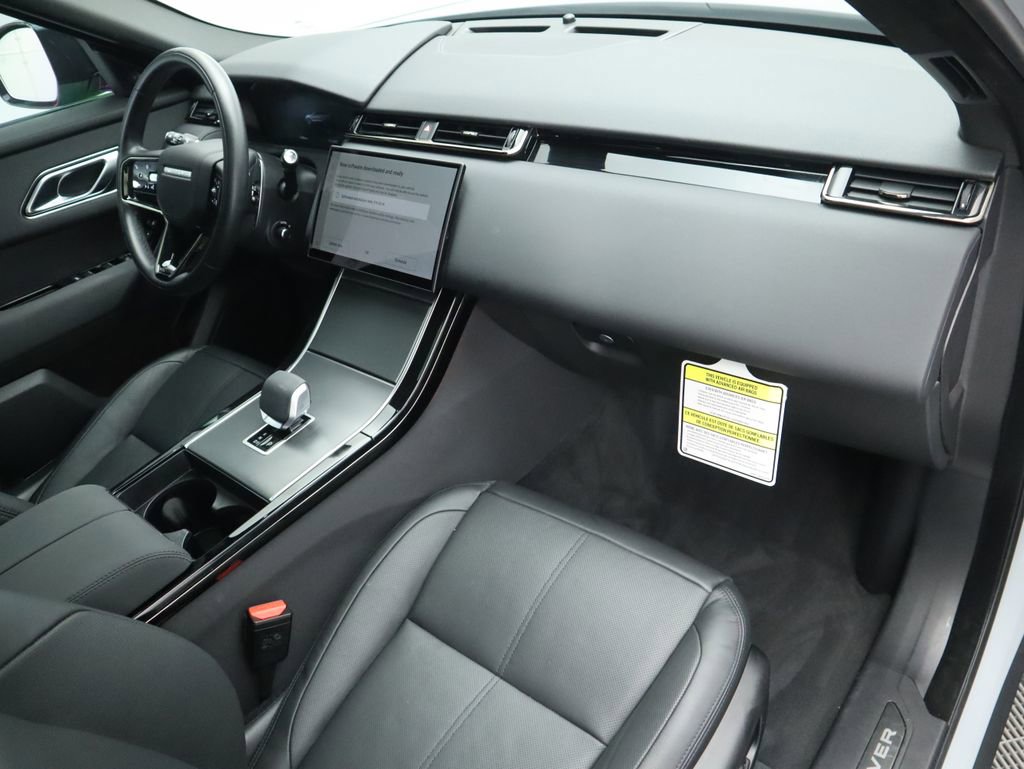Used 2025 Land Rover Range Rover Velar Dynamic SE image 18