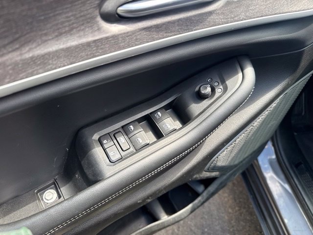 Used 2022 Jeep Grand Cherokee L Limited AWD/4WD image 7