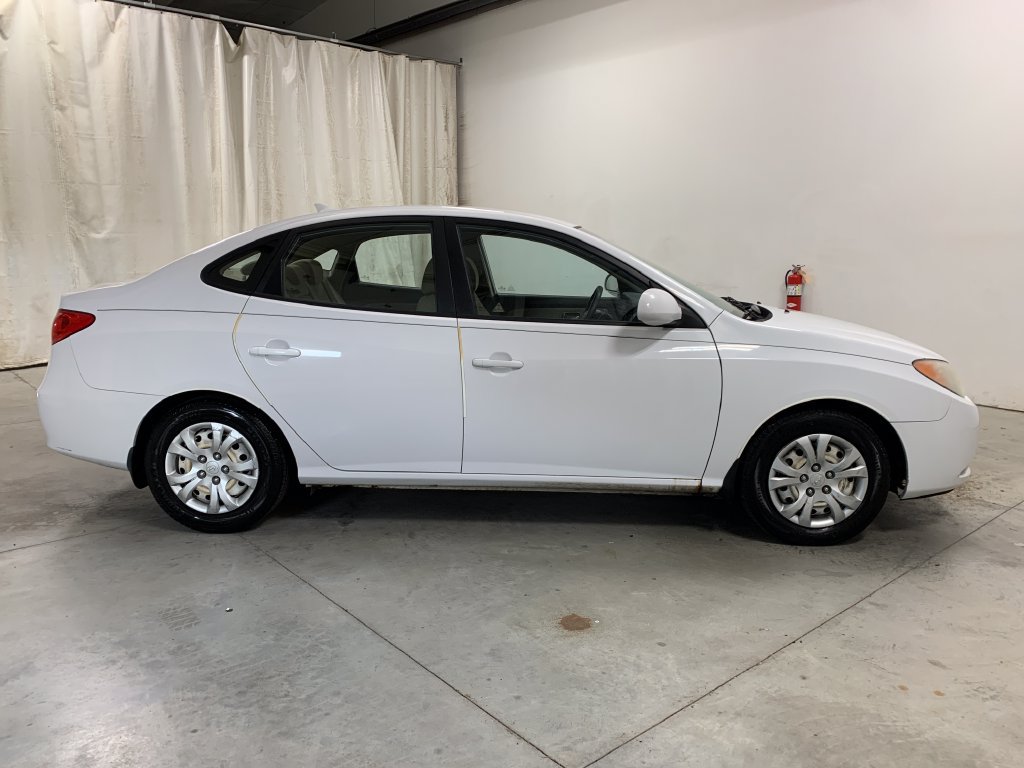 Used 2010 Hyundai Elantra GLS FWD image 11