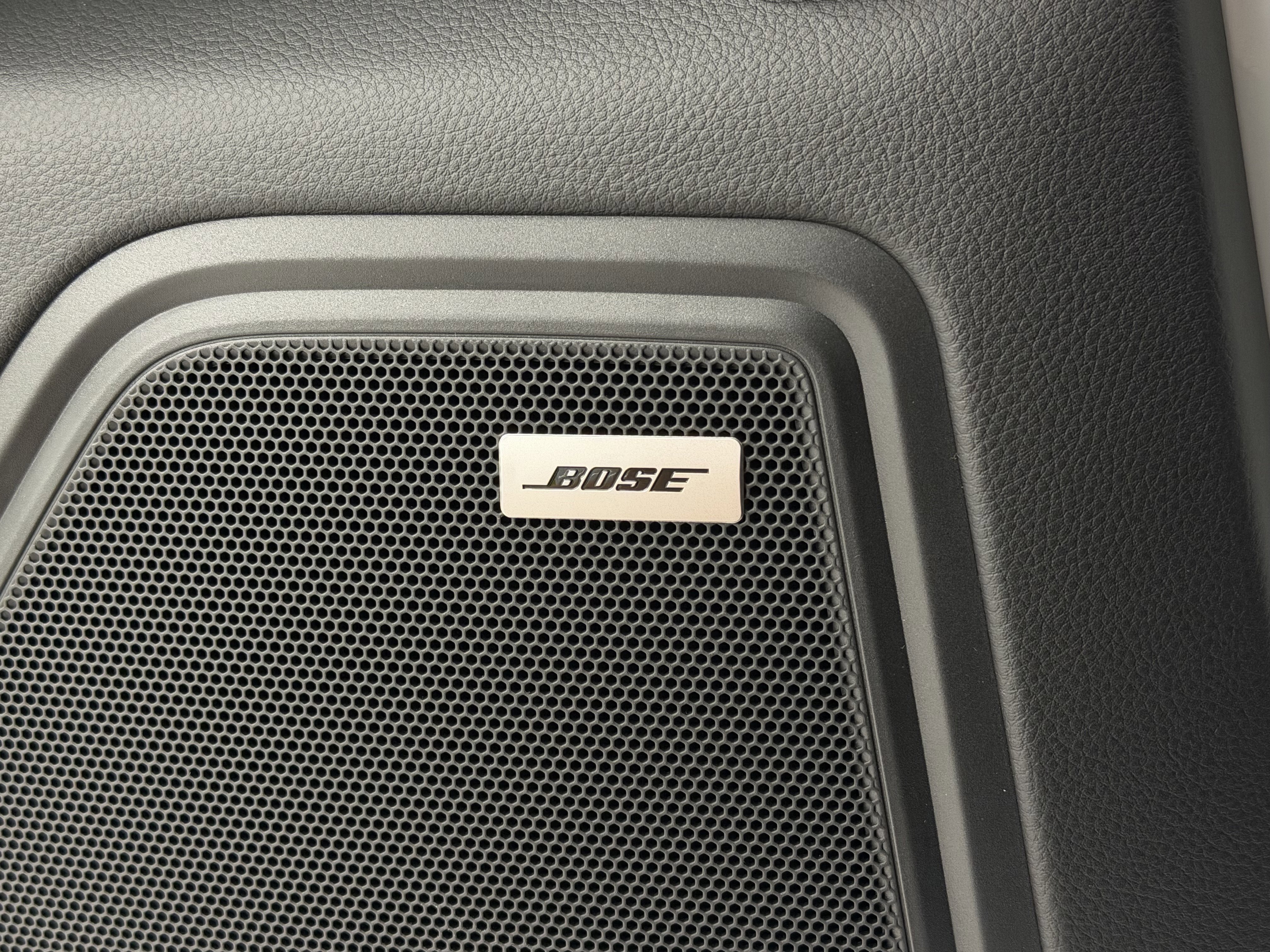 New 2026 Porsche Macan Turbo image 31