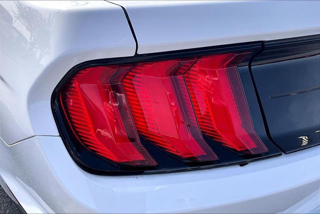 Used 2018 Ford Mustang EcoBoost image 25