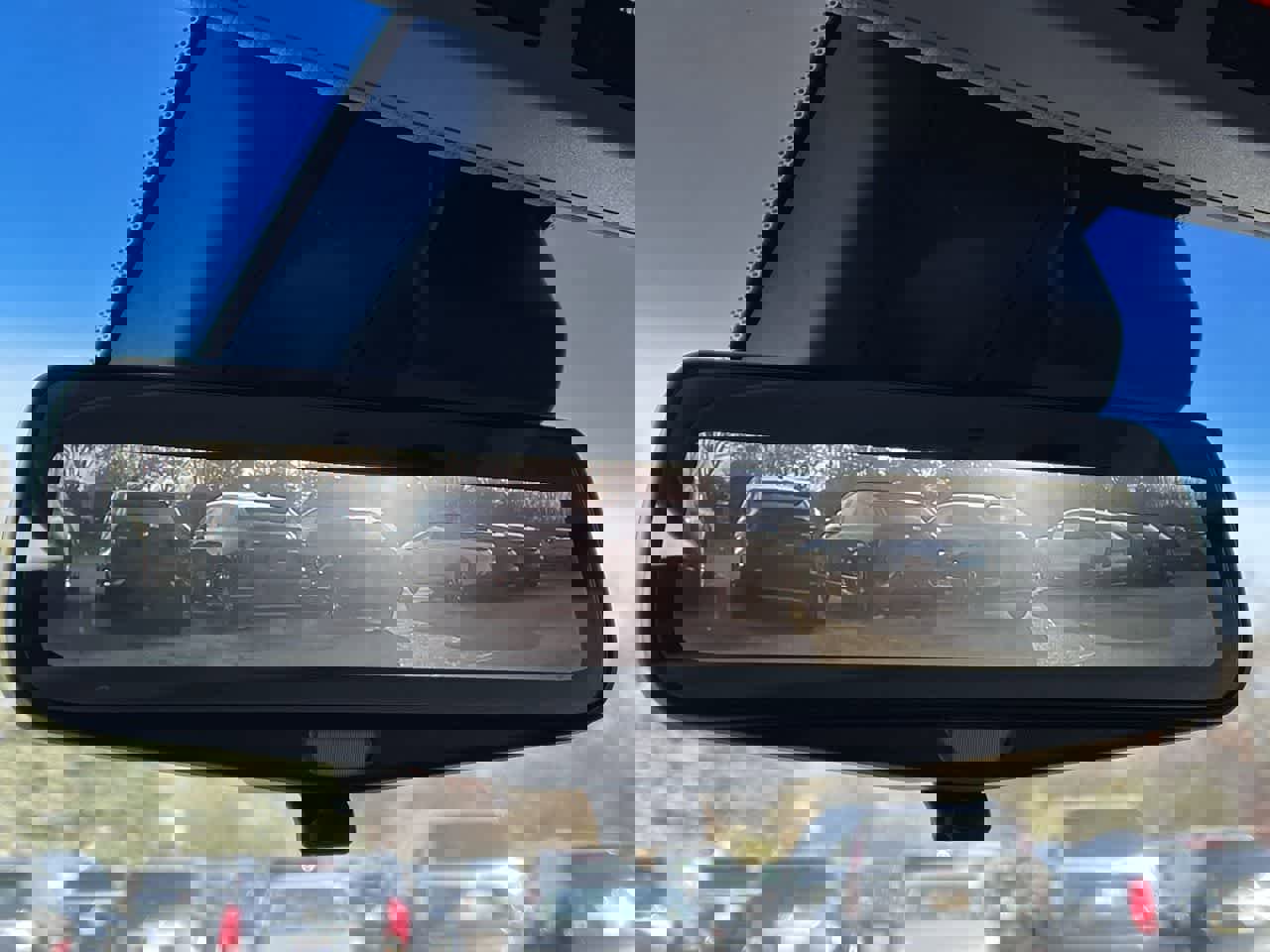 Used 2018 Cadillac Escalade ESV Luxury image 32