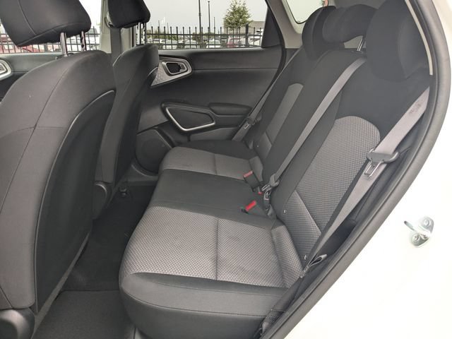 Certified 2025 Kia Soul LX w/ LX Technology Package FWD image 11