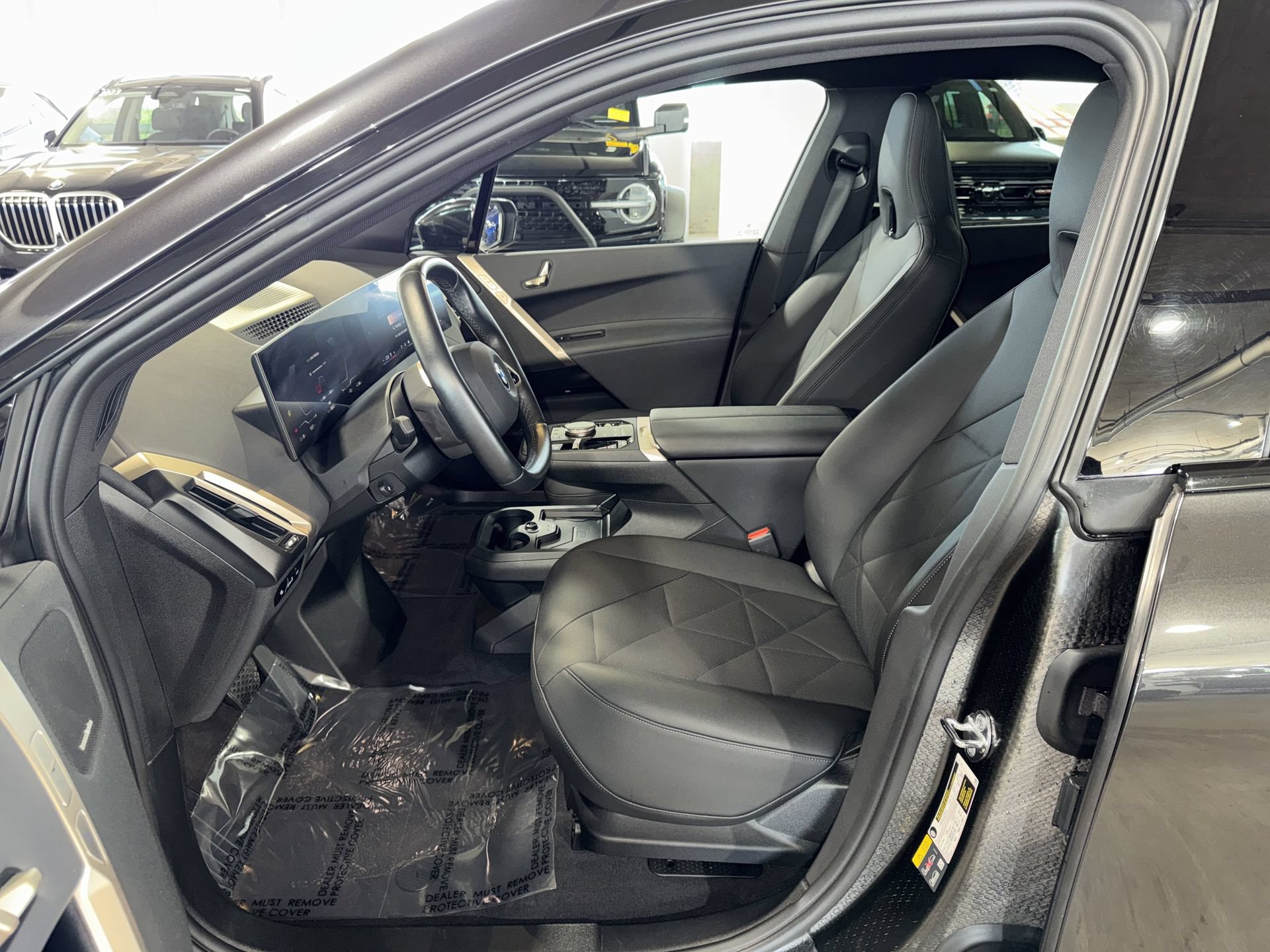 Used 2025 BMW iX xDrive50 w/ Sport Package AWD/4WD image 18