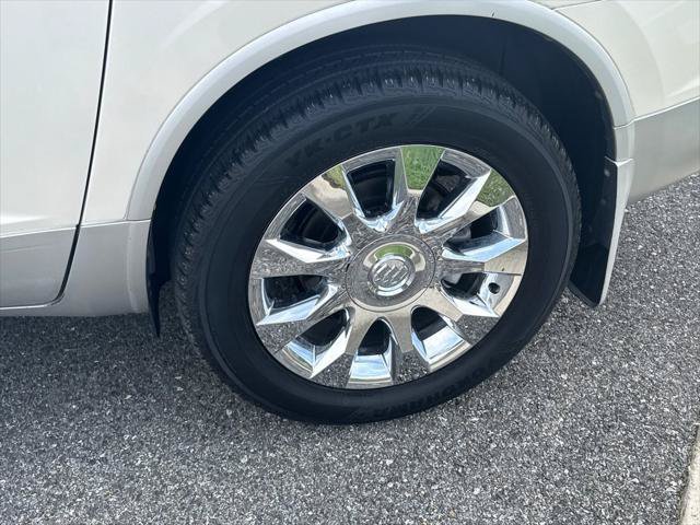 Used 2010 Buick Enclave CXL w/ Trailering Provision Package AWD/4WD image 6