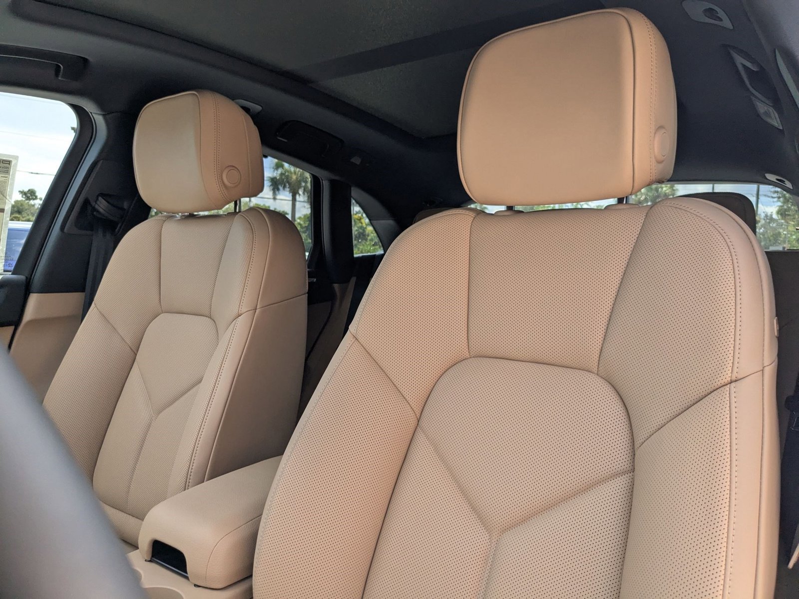 New 2026 Porsche Macan image 5