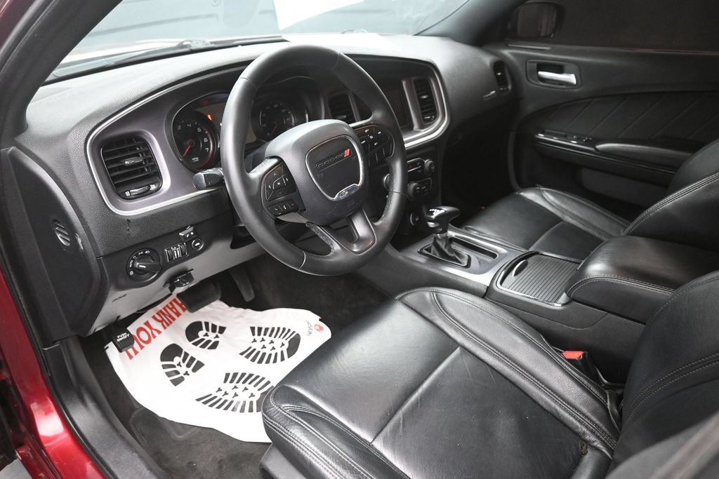 Used 2019 Dodge Charger SXT w/ Blacktop Package RWD image 19