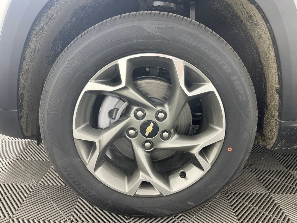 New 2026 Chevrolet Trax LT w/ LT Convenience Package FWD image 7