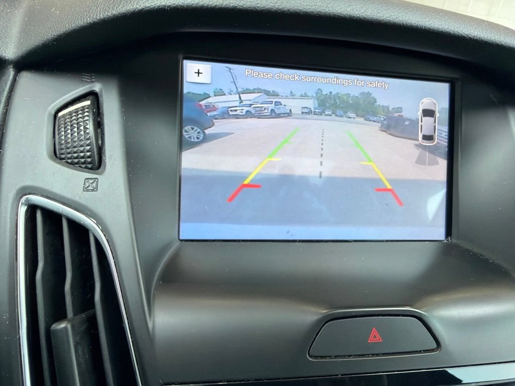 Used 2017 Ford Focus SEL FWD image 16