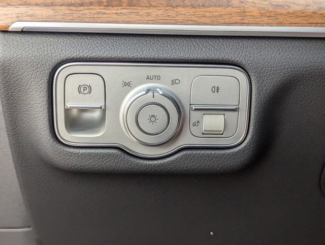 Used 2025 Mercedes-Benz GLS 450 4MATIC image 37