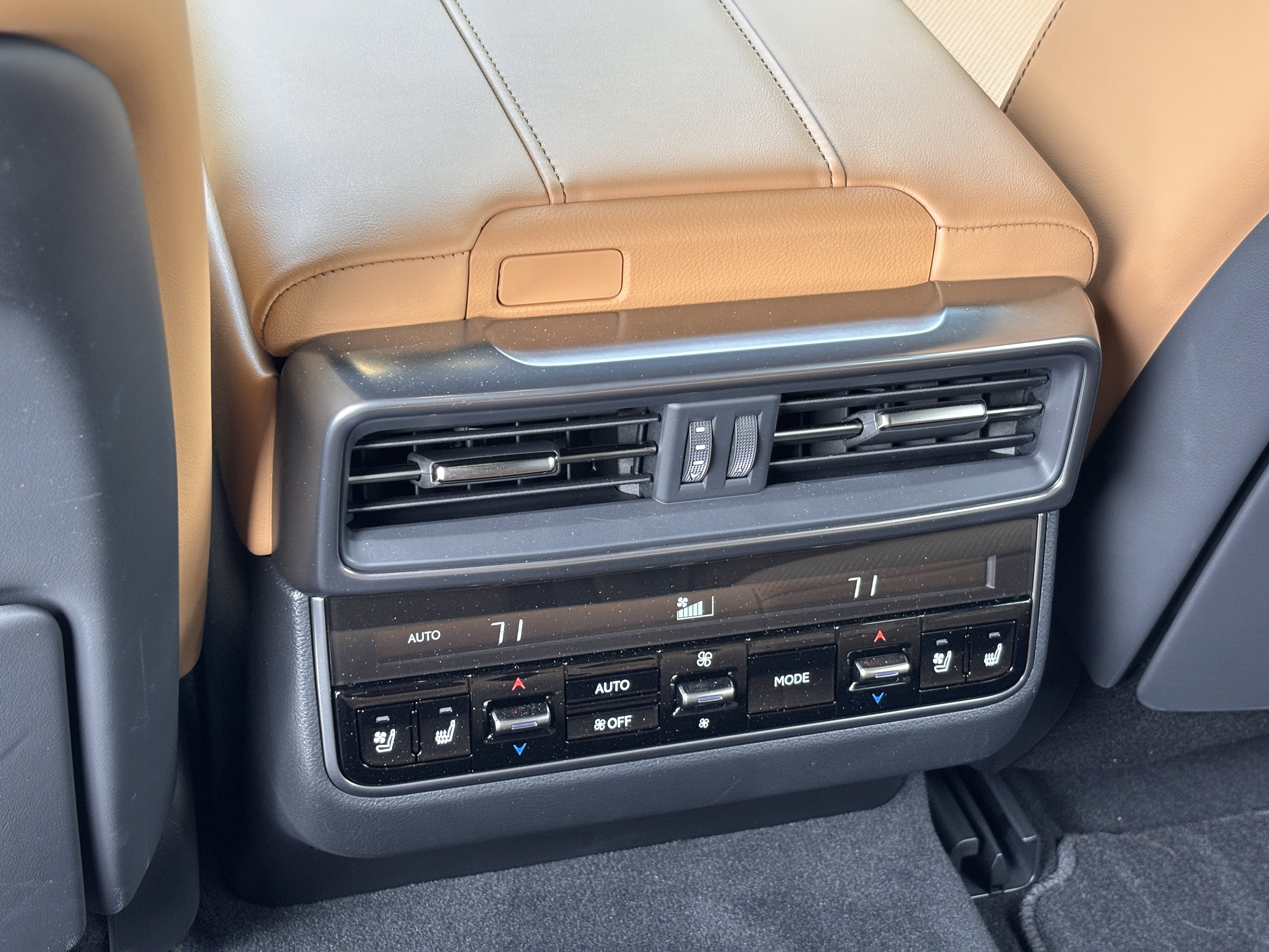 Certified 2026 Lexus LX 600 4WD w/ Accessory Package (Z1) image 27