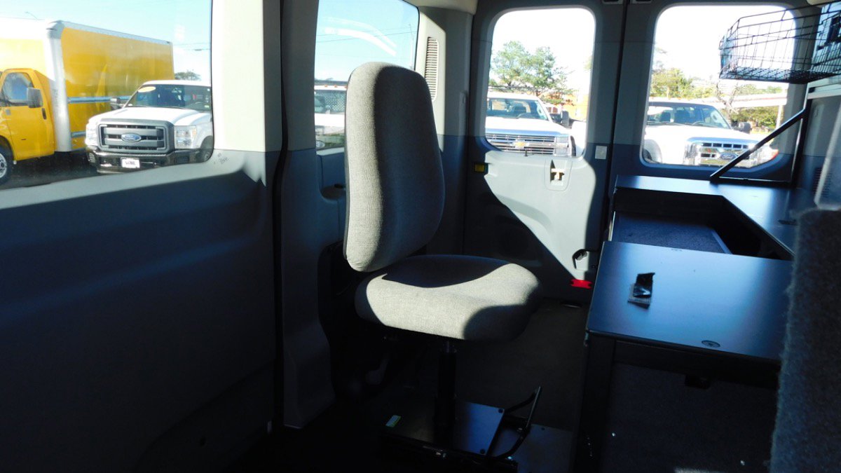 Used 2018 Ford Transit 150 XLT RWD image 25