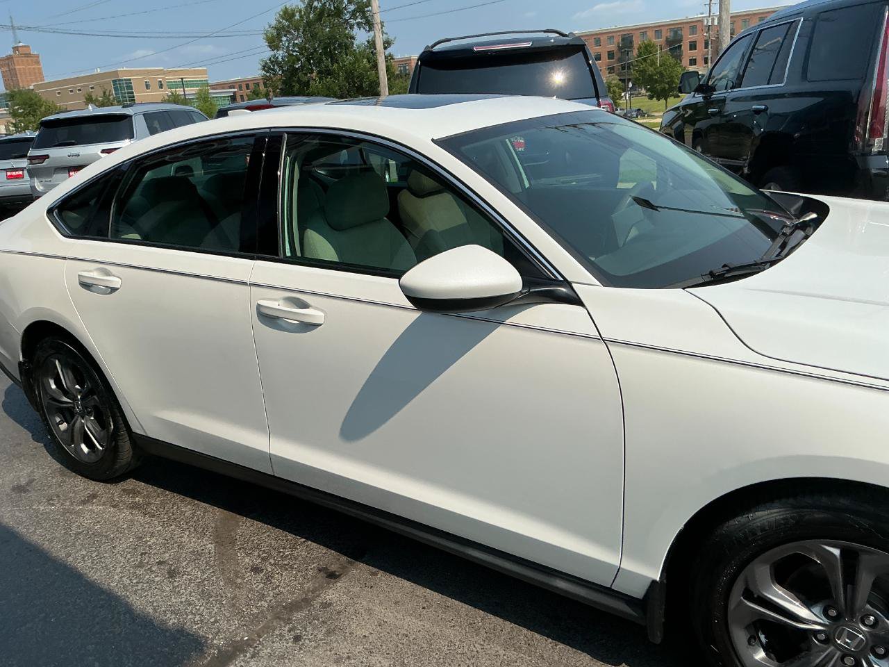 Used 2023 Honda Accord EX image 26