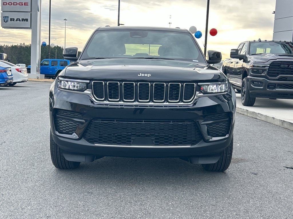 New 2025 Jeep Grand Cherokee Laredo RWD image 2