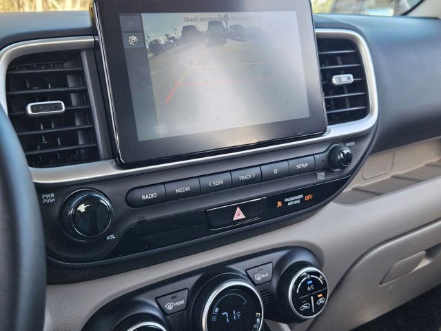 Used 2025 Hyundai Venue SEL image 18