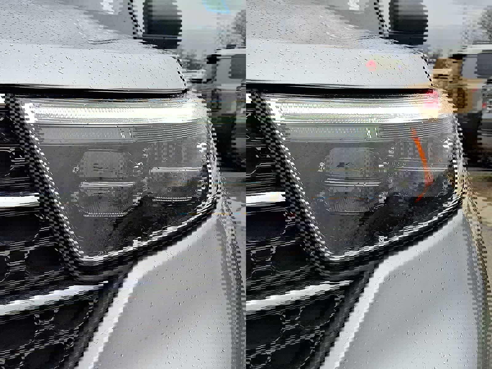 Used 2022 Ford Explorer XLT image 9