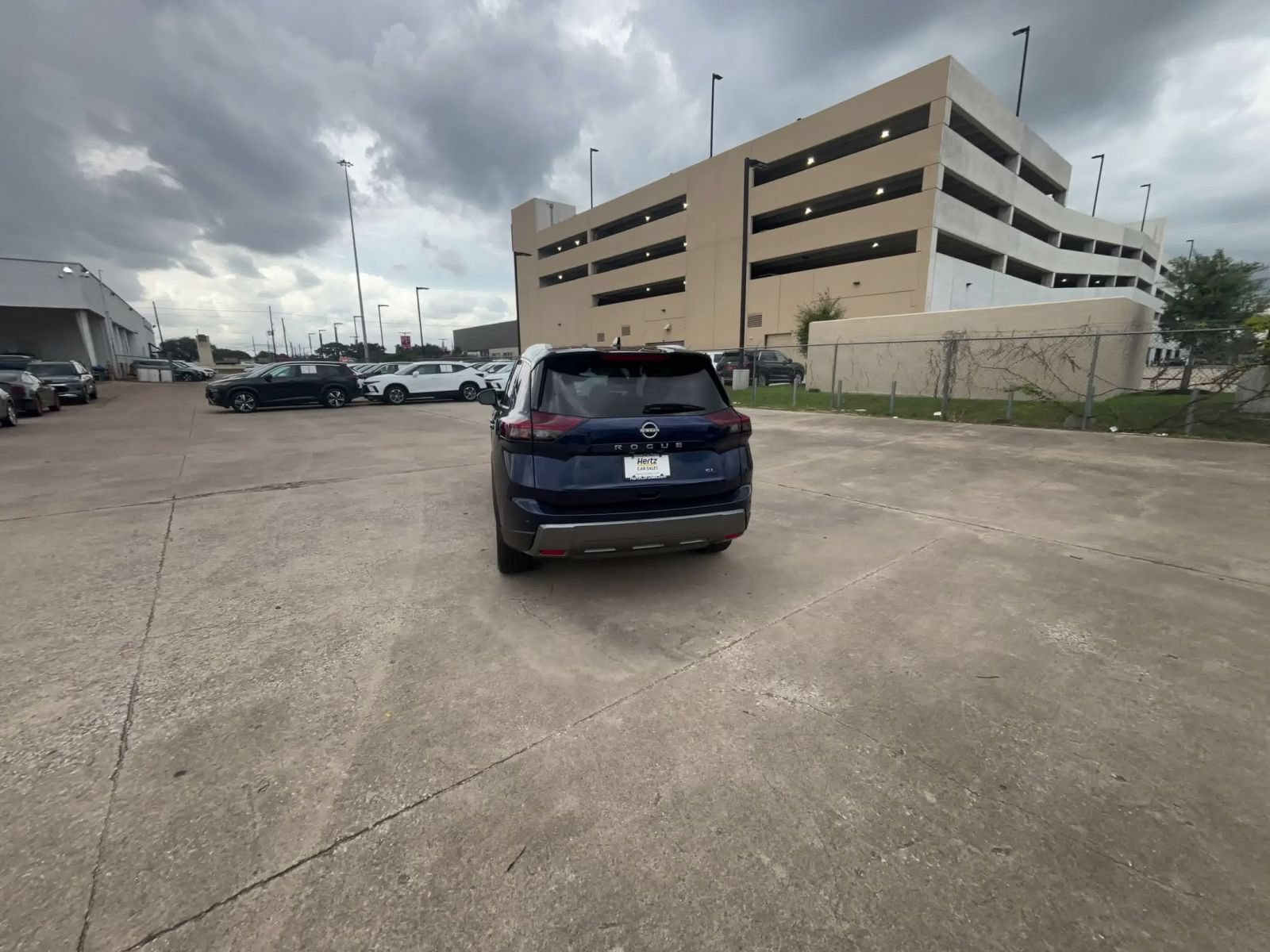 Used 2026 Nissan Rogue SL FWD image 12