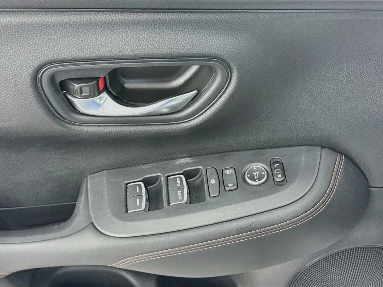 Used 2025 Honda HR-V Sport image 17