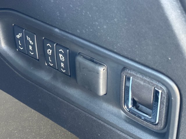 Certified 2026 Cadillac Vistiq Sport w/ LPO, Floor Liner Package AWD/4WD image 6