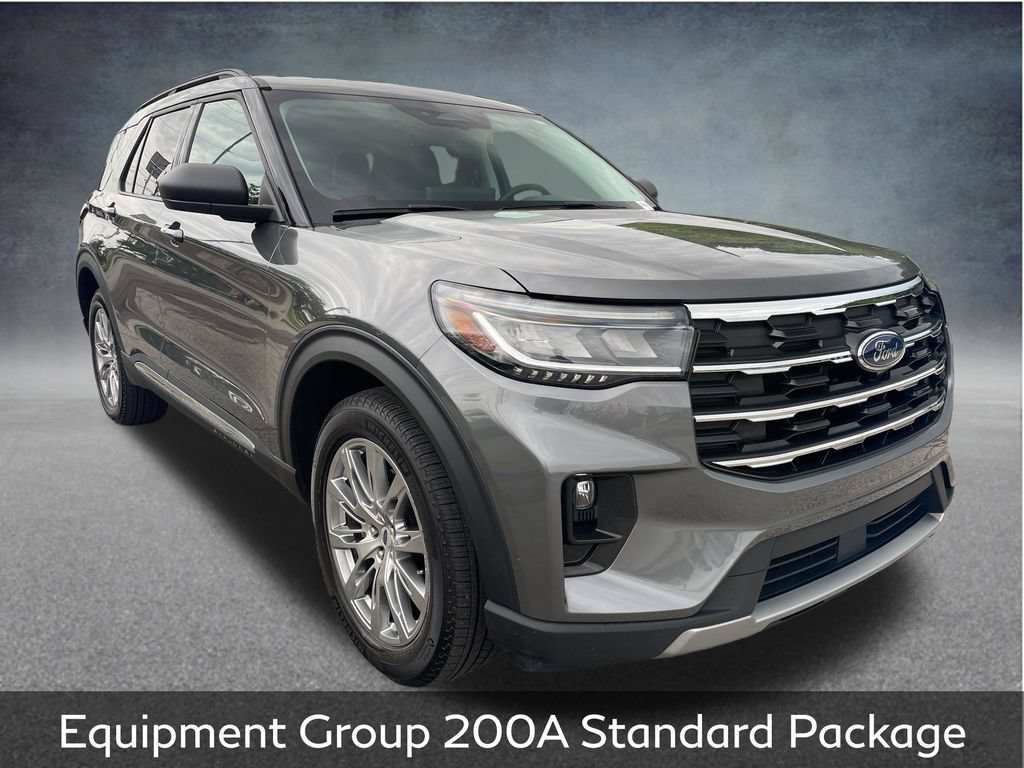 Used 2025 Ford Explorer Active w/ Active Comfort Package AWD/4WD image 2