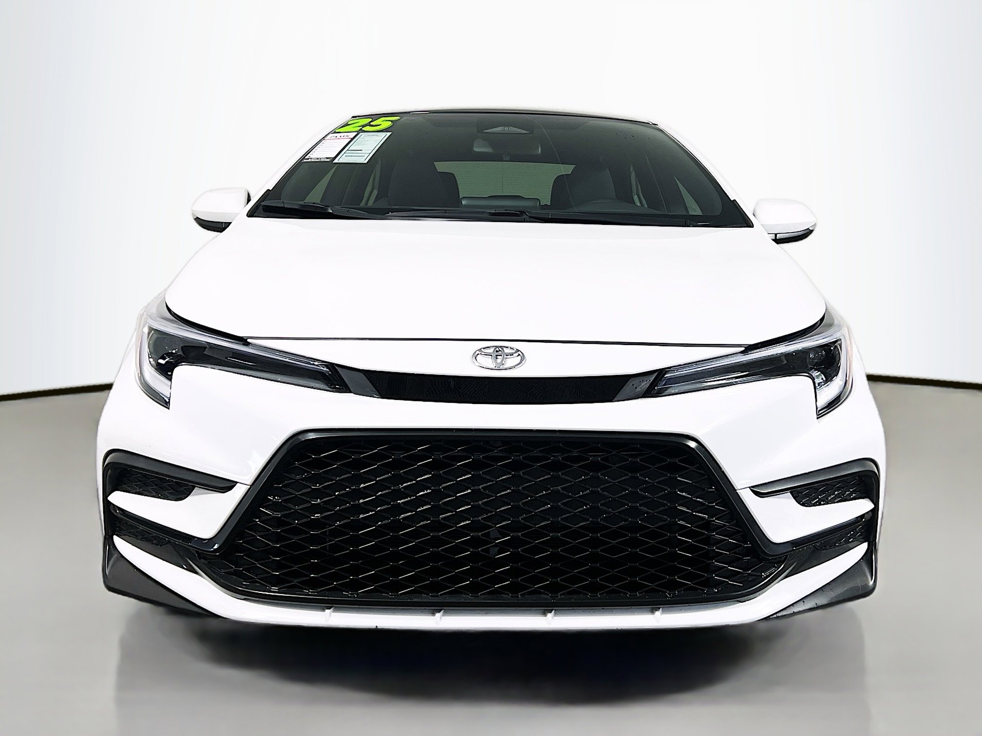 Used 2025 Toyota Corolla SE w/ Convenience Package image 11