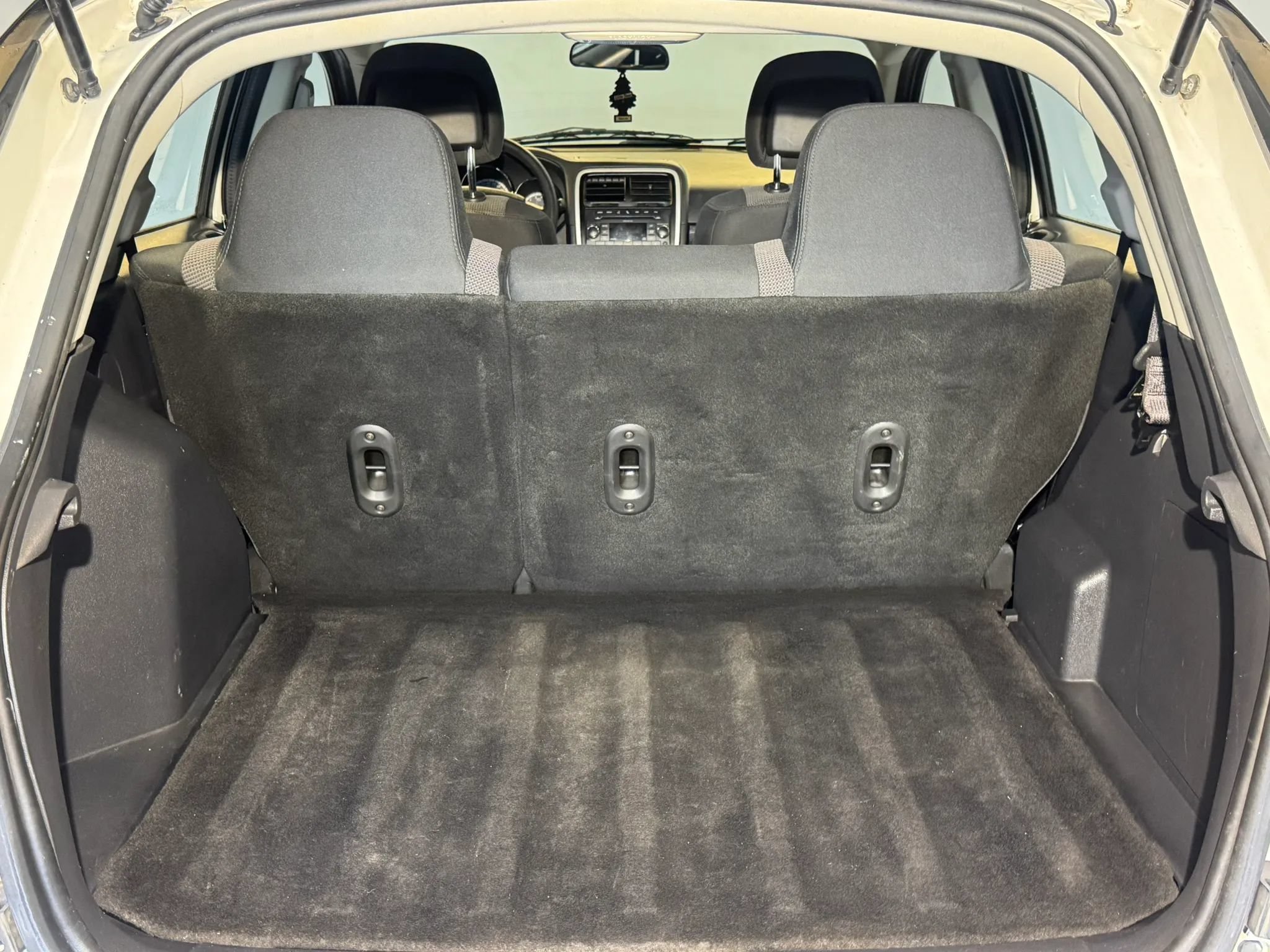 Used 2010 Dodge Caliber SXT FWD image 27