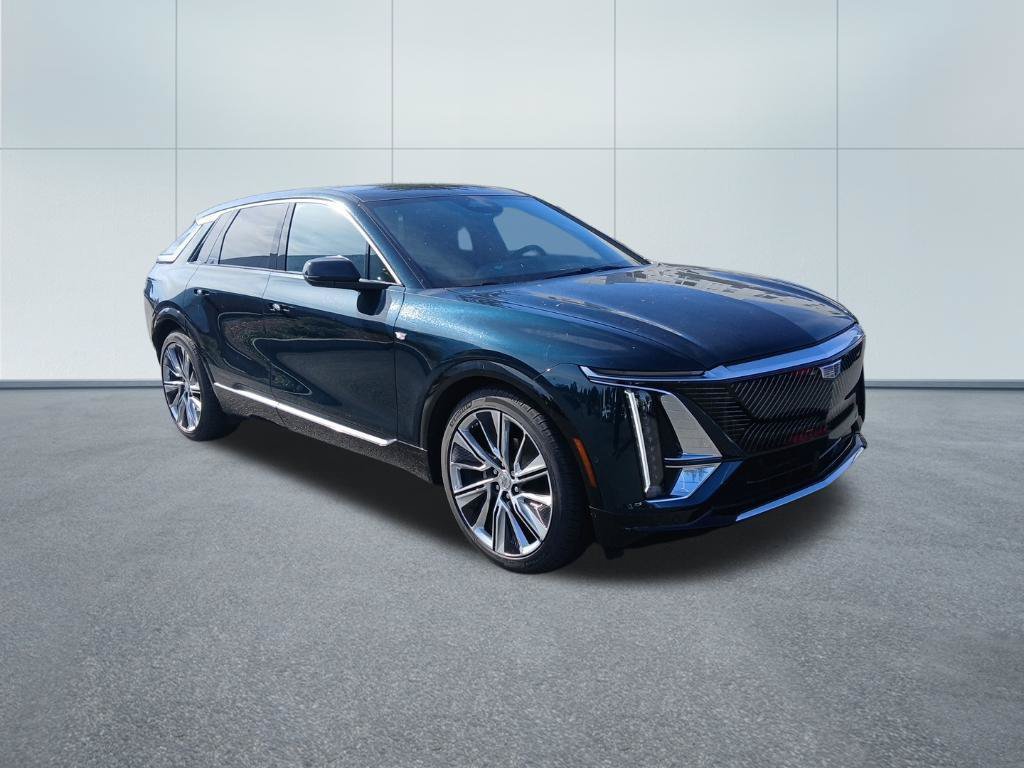 Certified 2024 Cadillac Lyriq Luxury AWD/4WD image 9